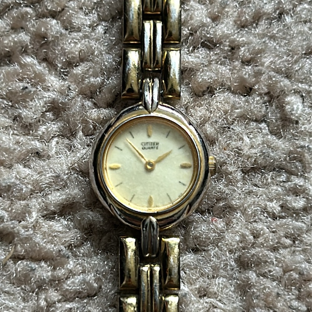 Citizen women’s vintage gold tone dainty bracelet watch‎ one size - Picture 2 of 6